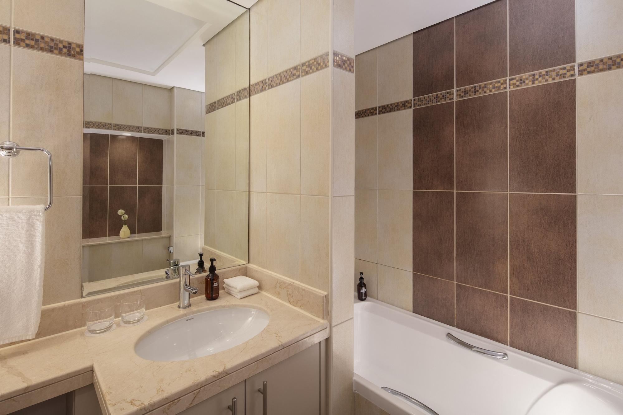 Staybridge Suites Dubai Internet City Eksteriør bilde